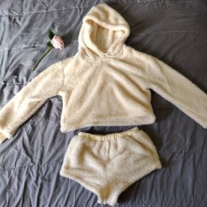 Fluffy furry white outfit Medium